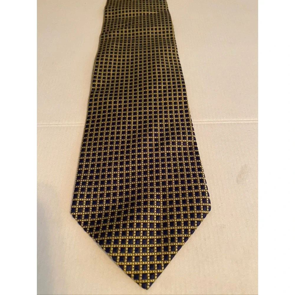 Brooks Brothers Maker Navy Gold Geometric Grid Silk Tie Made in USA Italy Fabric
